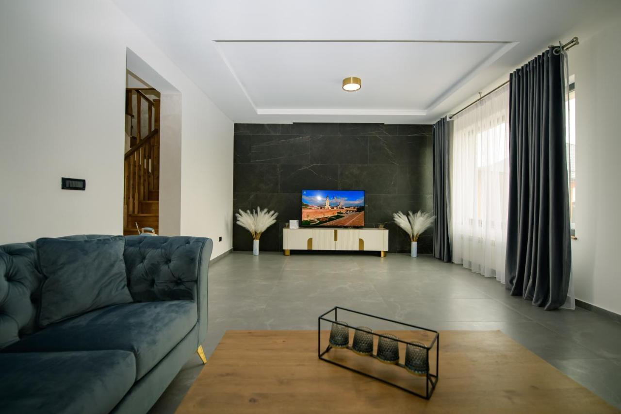 Casa Lucan *